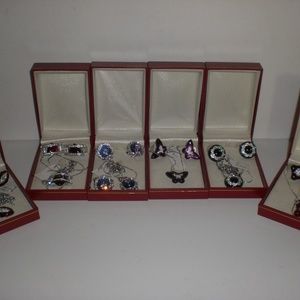 6 Lisa Hsich Costume Jewelry Earrings Necklaces Sets0